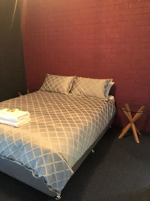 Bull 'n' Bush Hotel Motel - Australian Directory 2