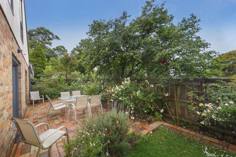 Bungunyah Apartments - Australian Directory 3