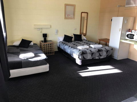 Burdekin Motor Inn - Australian Directory 1