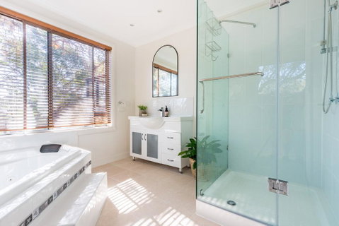 Bush Hideaway By The Beach - Australian Directory 2