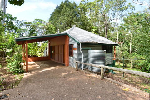 Bushland Cottages And Lodge - Australian Directory 2