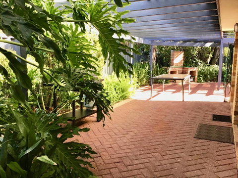 Bussell Retreat - Australian Directory 3