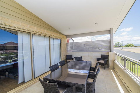 Busselton Holiday Home - Australian Directory 2