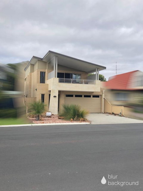 Busselton Holiday Home - Australian Directory 3