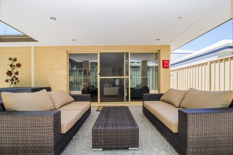Busselton Holiday Home - Australian Directory 1