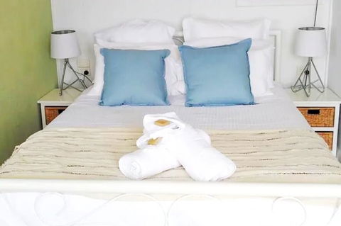 Cabin In The Sky Glorious Views To Magnetic Island - Australian Directory 2