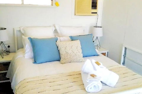 Cabin In The Sky Glorious Views To Magnetic Island - Australian Directory 3