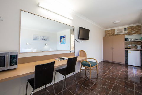 Caboolture Motel - Australian Directory 3