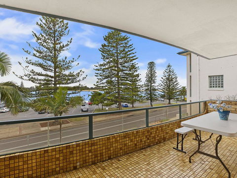 Caesars Palace 4 - Australian Directory 0