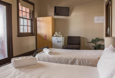 Campsie Hotel - Australian Directory 3