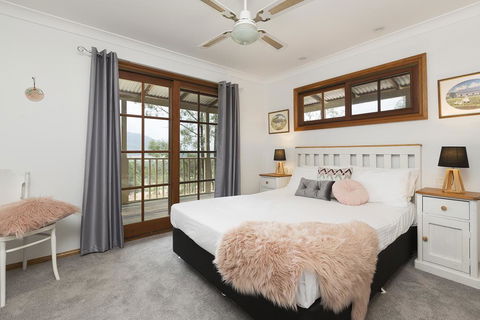 Cants Cottage - Australian Directory 1