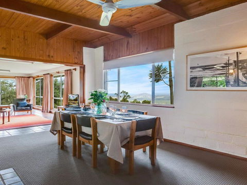 Captain's Lookout - Elevated Ocean Views, Rural Stay - Australian Directory 1