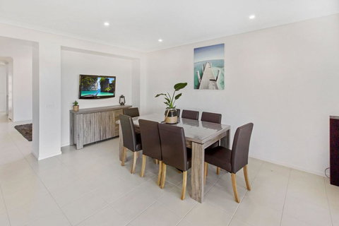 Captains Hideaway - Jetty Berth And Pet Friendly - Australian Directory 2