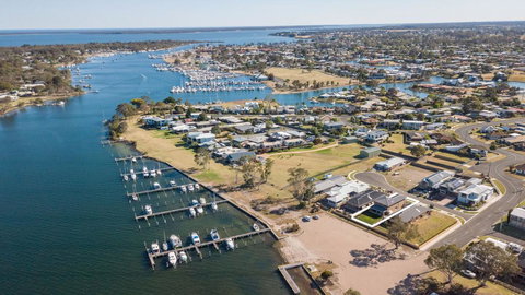 Captains Hideaway - Jetty Berth And Pet Friendly - Australian Directory 0