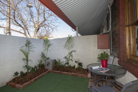 Carrington Charm - CBD - WiFi - Parking - Australian Directory 1