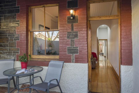 Carrington Charm - CBD - WiFi - Parking - Australian Directory 2