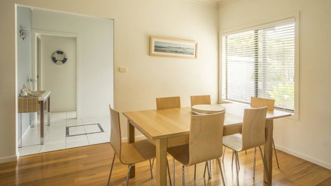 Carroll Ave 76 - Australian Directory 0