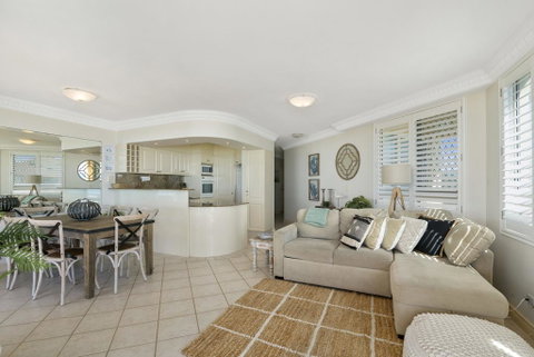 CASA DEL REY, UNIT 5 - Australian Directory 1