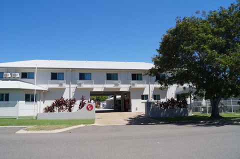 Castle Crest Motel - Australian Directory 0