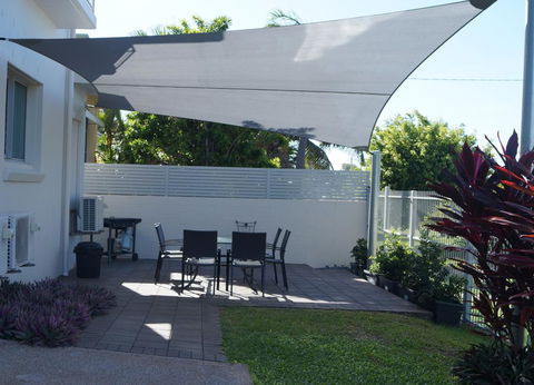 Castle Crest Motel - Australian Directory 1