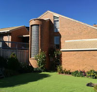 Castle stay at lakes entrance - Australian Directory