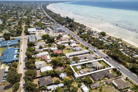Casual Beachin It Family Getaway- With Bungalow On Beachfront - Australian Directory 1