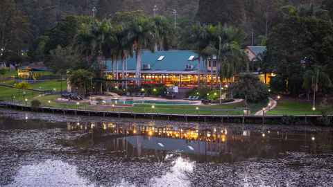 Cedar Lake Country Resort - Australian Directory 1