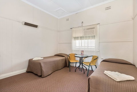 Centennial Hotel Gulgong - Australian Directory 0