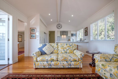 Central Cottage - Australian Directory 1