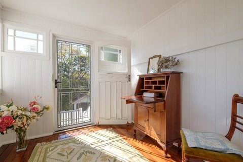 Central Cottage - Australian Directory 3