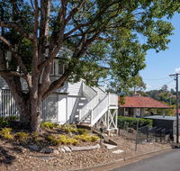 Central Cottage - Australian Directory