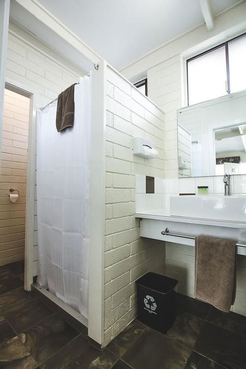 Central Highlands Motor Inn - Australian Directory 3