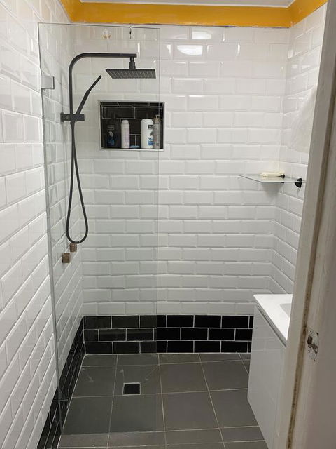 Central Hot Spot Of Darlinghurst - Australian Directory 1