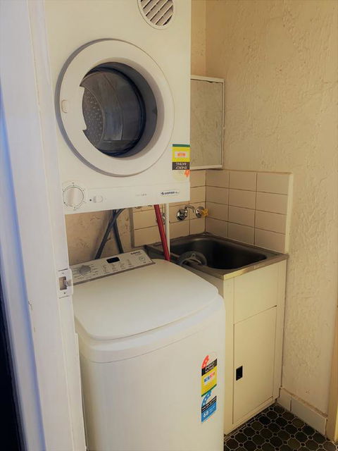 Central Park 14 - Centrally Located With Views To The Mountains - Australian Directory 3