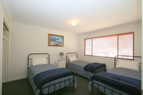 Chalet De Neige - Australian Directory 1