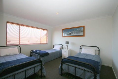 Chalet De Neige - Australian Directory 2