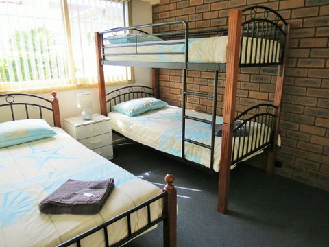 Chapman Court - Australian Directory 1