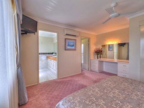 Charlton Apartments On The Esplanade - Australian Directory 1
