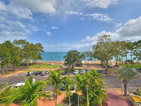 Charlton Apartments On The Esplanade - Australian Directory 2