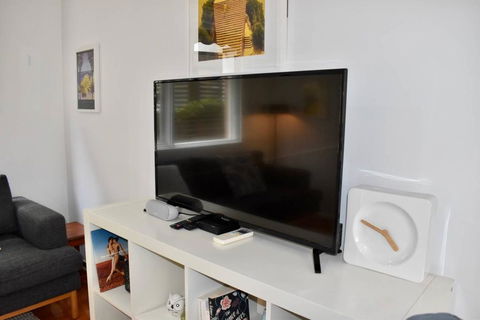 Charming 1 Bedroom Apartment In Leafy Green Hawthorn - Australian Directory 1