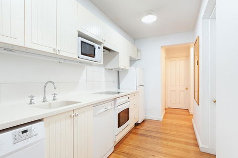 Charming Centrally Located 2 Bedroom Accommodation - Australian Directory 2