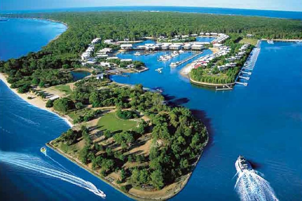 South Stradbroke QLD Australian Directory