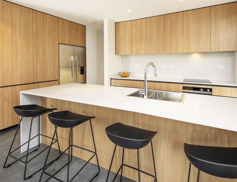 Chilam 'B' - Sophisticated Style With Views To The Lake & Mountains - Australian Directory 3