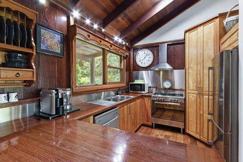 CHRISTOPHERS COTTAGE - Australian Directory 3