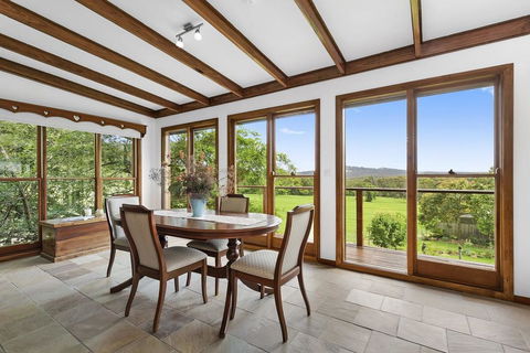 CHRISTOPHERS COTTAGE - Australian Directory 2