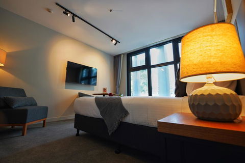 City Edge South Melbourne Apartment Hotel - Australian Directory 1