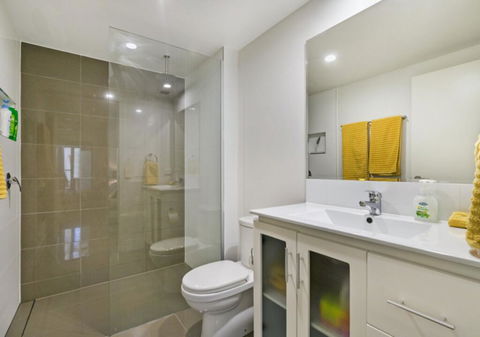 City Getaway Modern Bowen Hills 1 Bedroom With Free WIFI And Parking - Australian Directory 3
