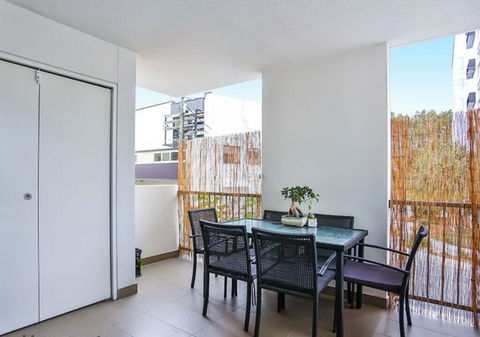 City Getaway Modern Bowen Hills 1 Bedroom With Free WIFI And Parking - Australian Directory 2