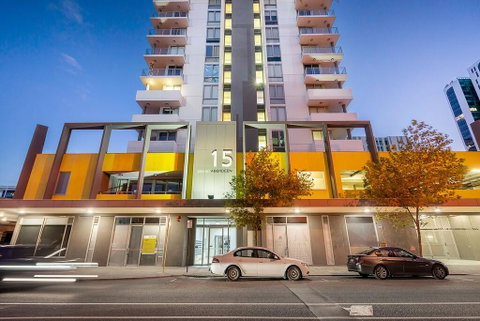 City Rest With Views - High Up Sleeps 4 + Parking - Australian Directory 3