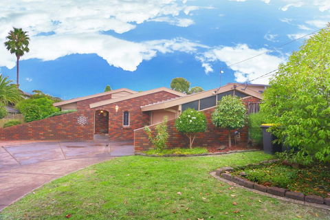Classic Double Brick Garden House - Australian Directory 0